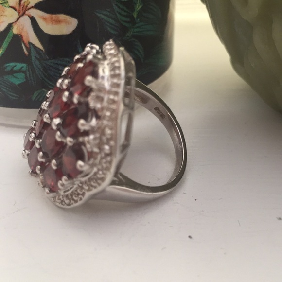 Sterling Silver Red Garnet Ring - Picture 4 of 4